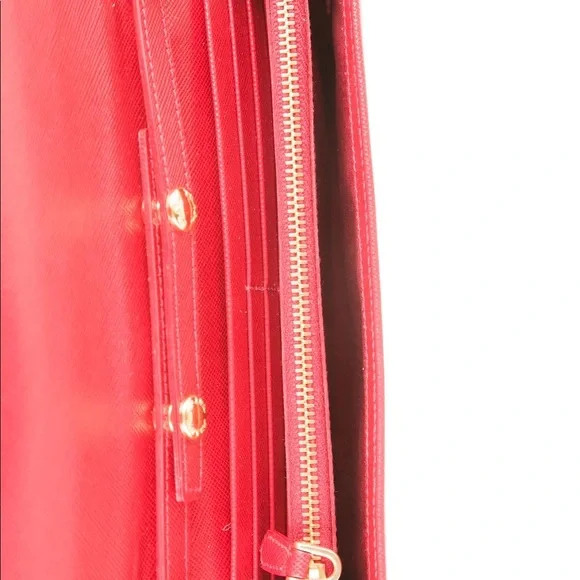 Prada saffiano wallet on Chain purse - Picture 6 of 6